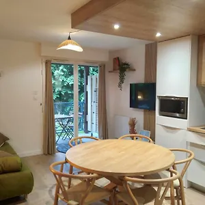 Duplex Lumineux - 40m2 - 2 - Balcon Terrasse - Parking - Entierement Renove En Mai 2024 , Cauterets France